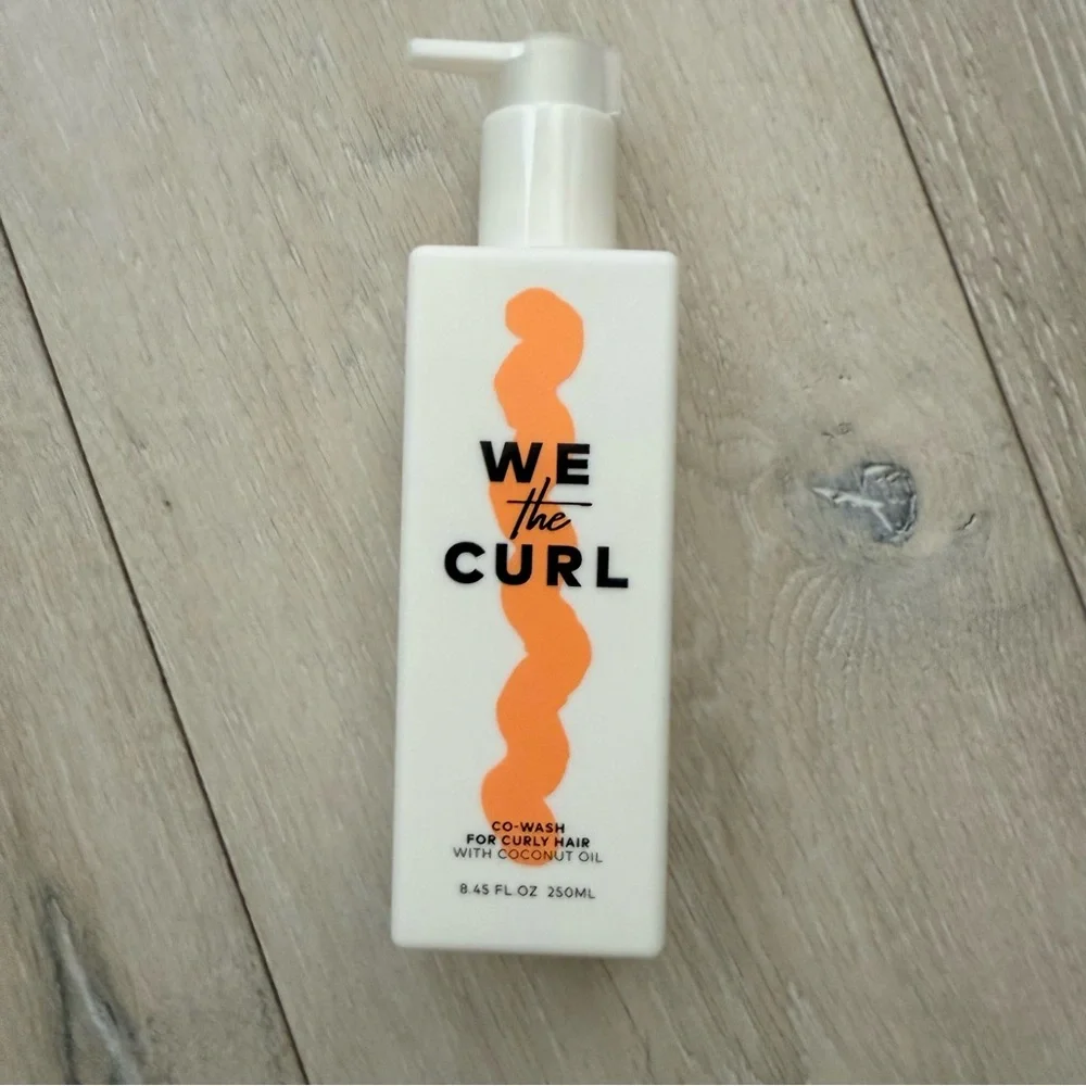 We The Curl Co-Wash for Curly Hair - White and Orange Full size  8.45Fl Oz
